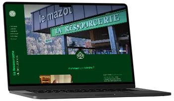 un pc affiche la page d'accueil de la Ressourcerie du Beaufortain